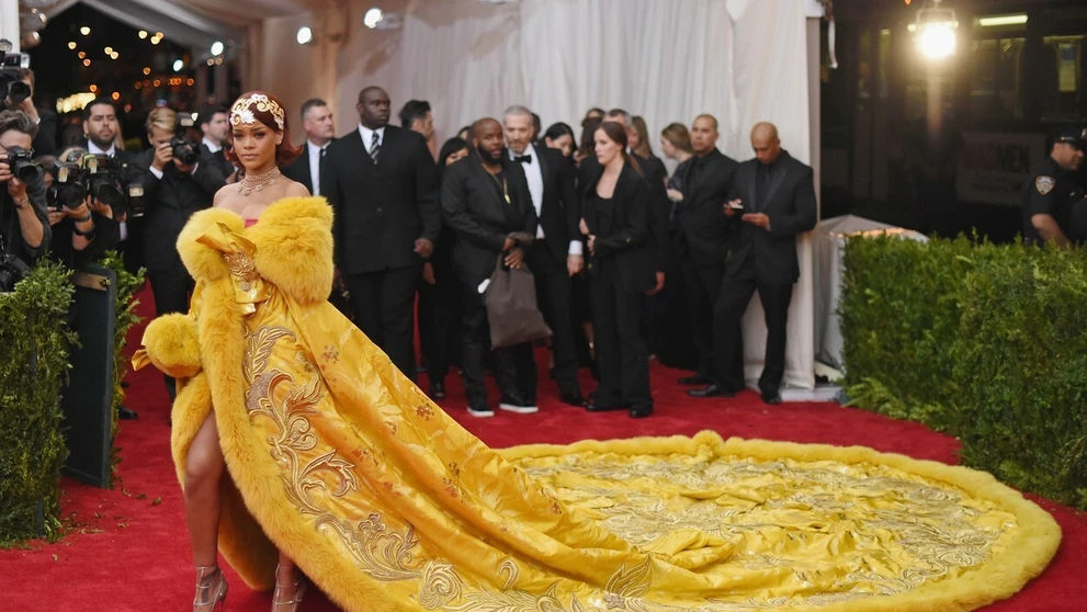 Rihanna na Costume Institute Benefit Gala v Metropolitan Museum of Art.