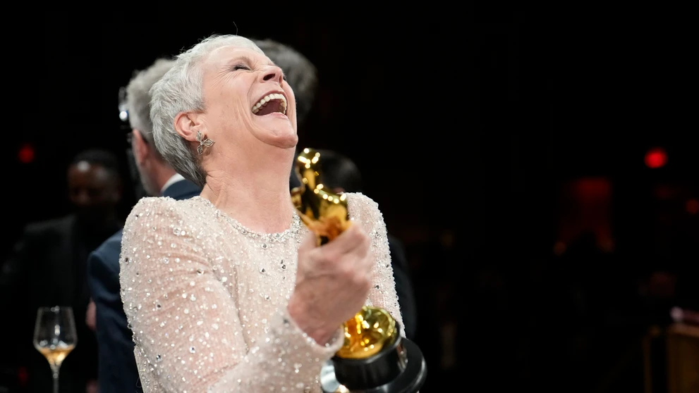 Na snímke ocenená Jamie Lee Curtis.