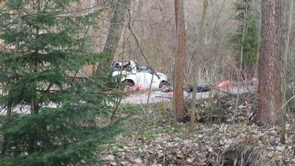 Vyšetrovatelia skúmajú každý detail, aby sa im lepšie podarilo zistiť, čo sa v noci presne stalo.Vyšetrovatelia skúmajú každý de