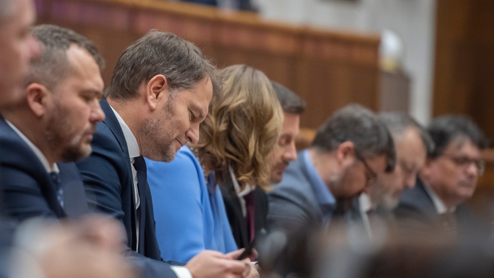 Mimoriadna schôdza k návrhu na vyslovenie nedôvery vláde