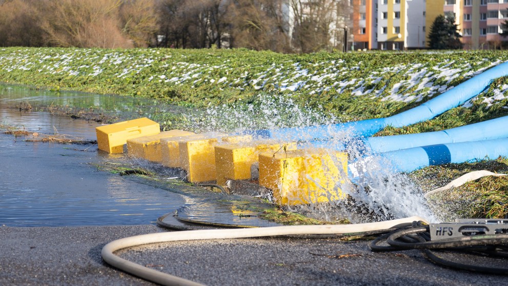 Zábery z povodní v Sliači