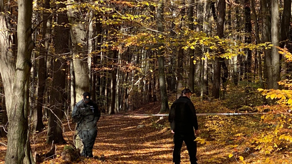 Polícia na bratislavskej Kolibe neďaleko miesta, kde našli telo Dušana Pašeka ml..