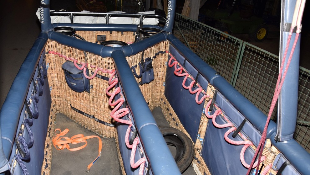 Teplovzdušný balón núdzovo pristál vo Veľkom Čiernom.