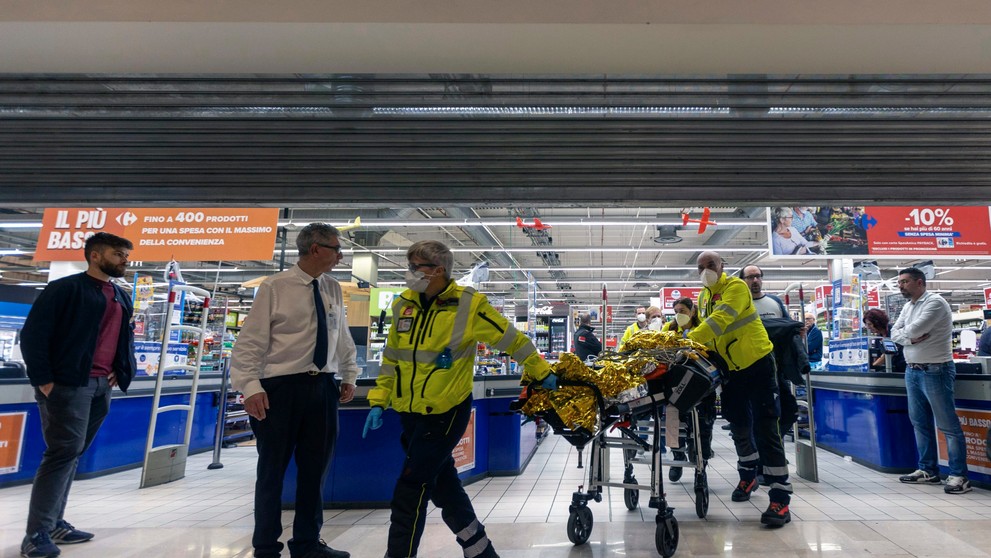 Útok nožom v Miláne neprežila jedna osoba