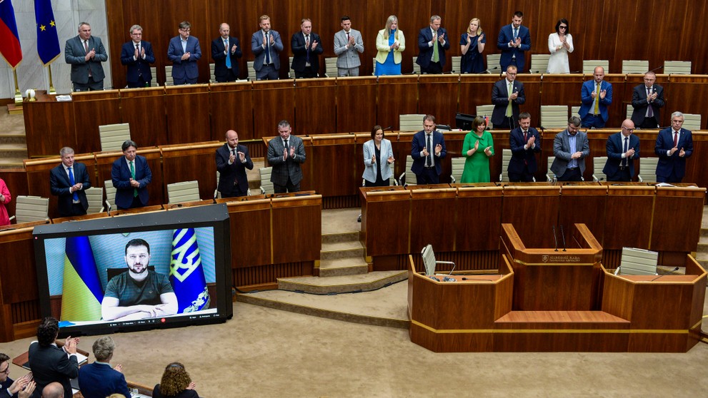 V. Zelenskyj sa v parlamente poďakoval Slovensku.
