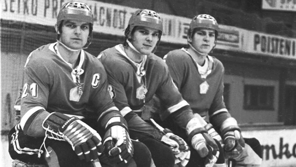 Na snímke z 12. apríla 1978 bratia Šťastní - zľava, Marian, Peter a Anton.