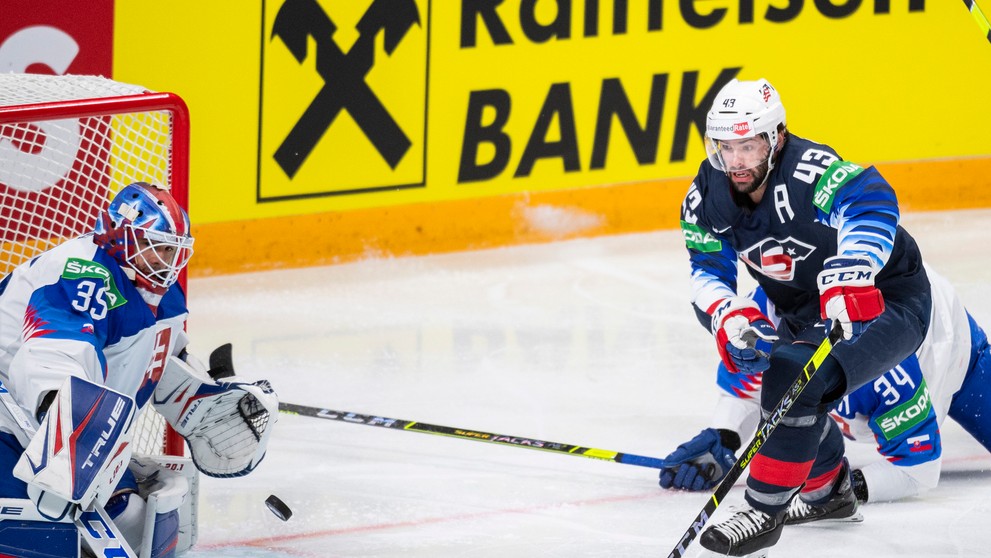 Na ilustračnej snímke Štrbské pleso vo Vysokých Tatrách.