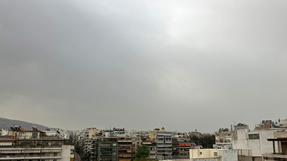 Atény zahalili oblaky prachu zo Sahary.