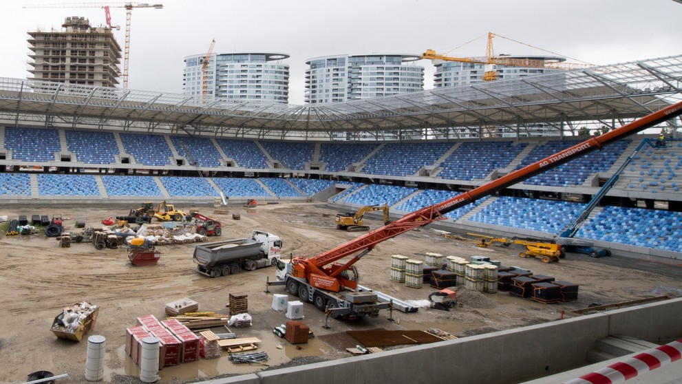 Na snímke stavba Národného futbalového štadióna počas kontrolného dňa.