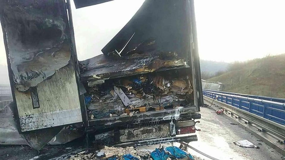 Nehoda na rýchlostnej ceste R3 v katastri obce Horná Lehota.