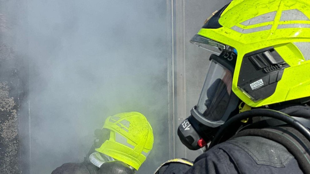 Požiar nákladného auta na D4