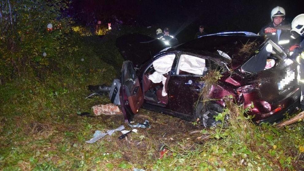 Mladé dievča jazdilo pod vplyvom alkoholu.