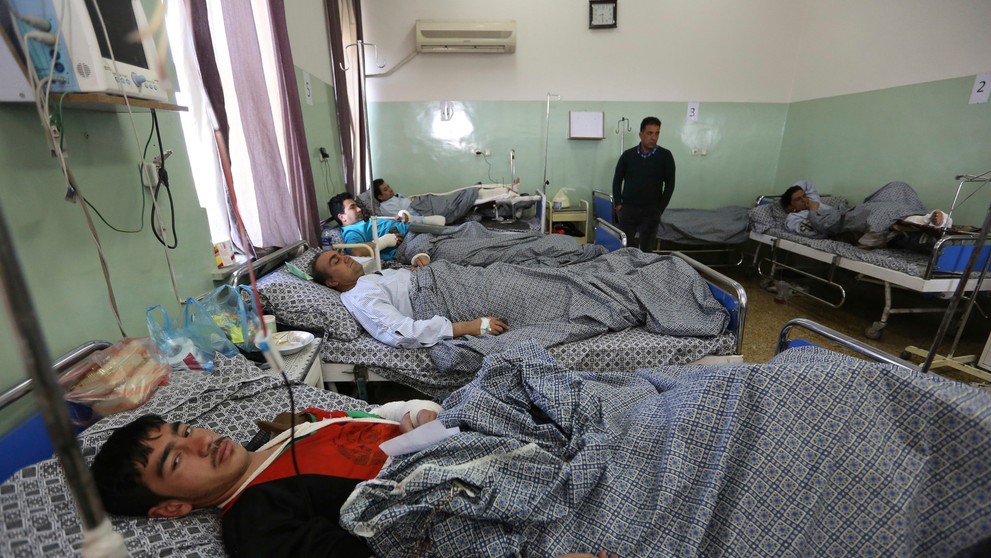 Najväčšia vojenská nemocnica v Kábule po útoku IS.