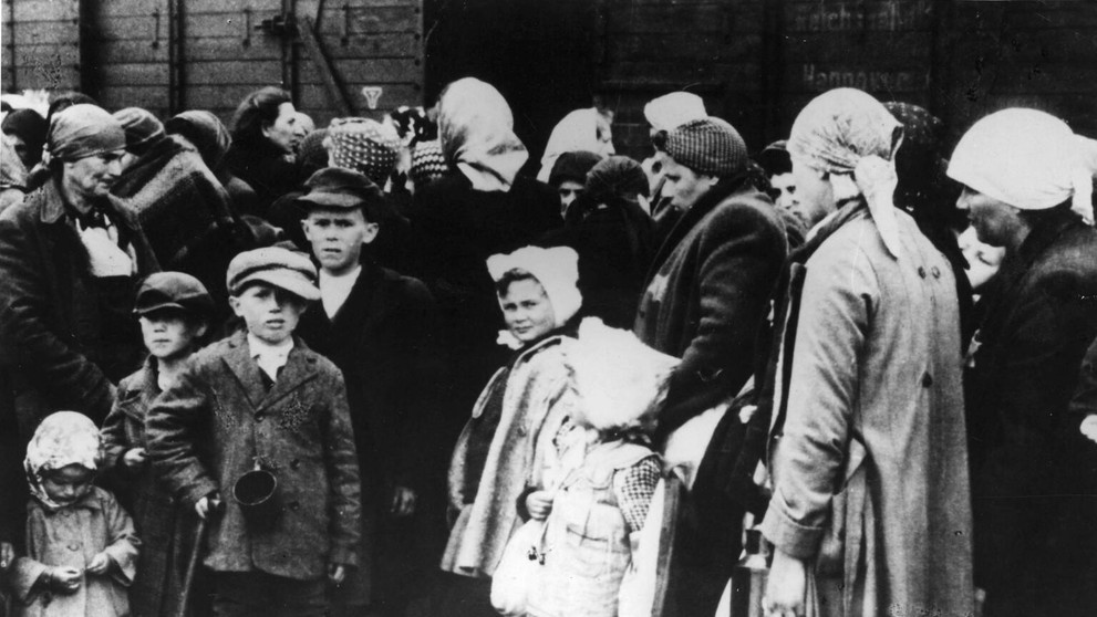 Ľudia, ktorí netušili, že ich pošlú na smrť. 