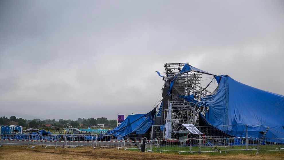 Festival Pohoda po intenzívnej búrke a páde stanu predčasne ukončili.
