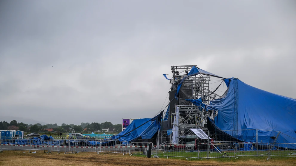 Festival Pohoda po intenzívnej búrke a páde stanu predčasne ukončili.
