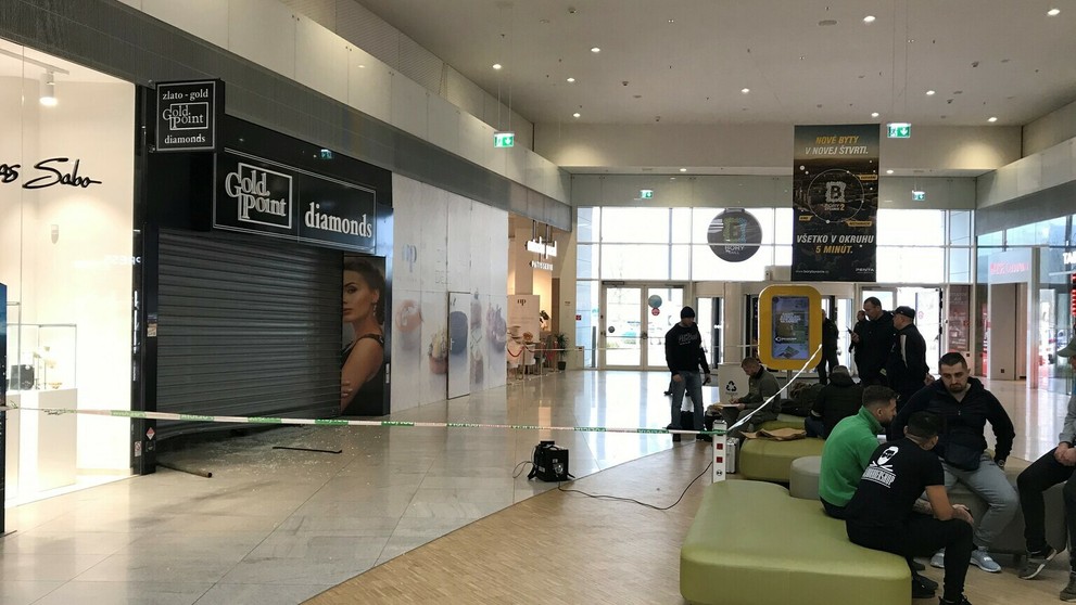 Vykradnuté zaltníctvo v Bory Mall
