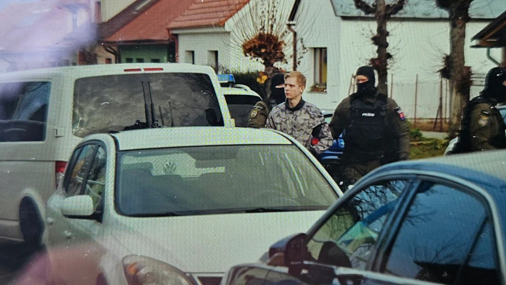 Samuel počas rekonštrukcie prípadu.