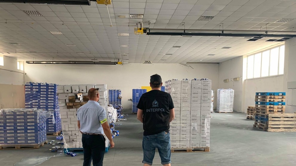 Sklad, v ktorom našli mozzarellu v hodnote 95-tisíc eur.