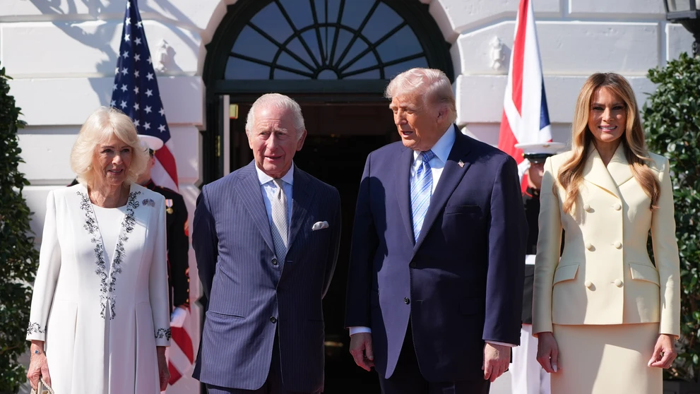 Kráľ Karol III.  s manželkou Kamilou na návšteve v USA.