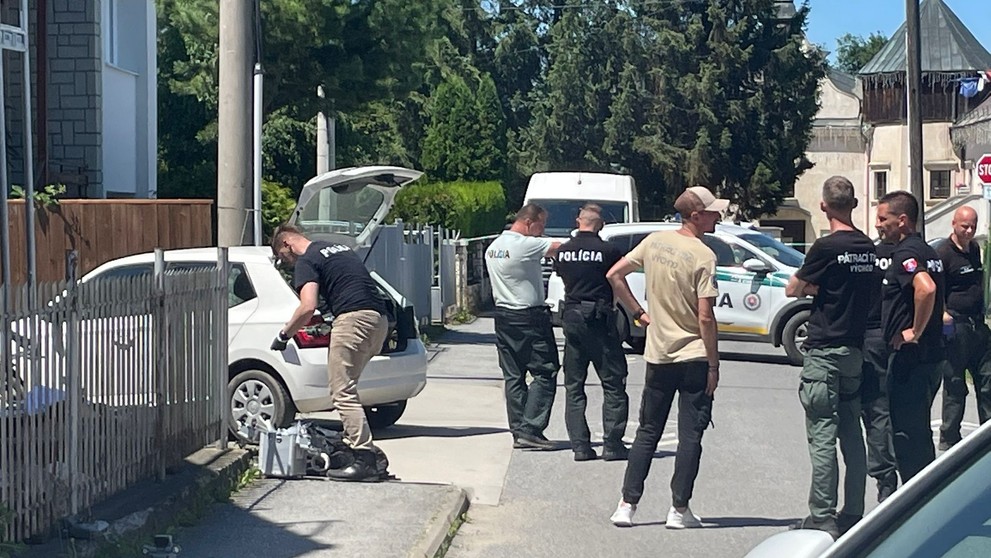 Dvojica vykradla benzínku.