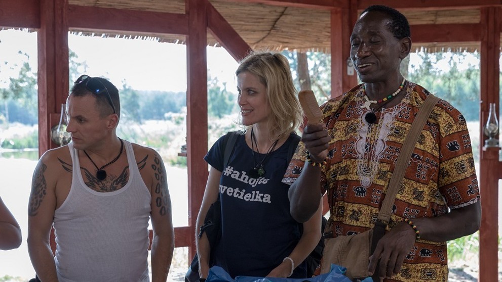 Mikla, Šuvadová a Maiga v spoločnej kuchyni