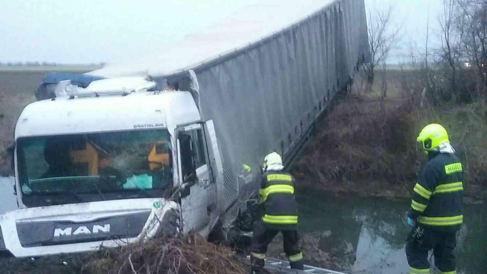 Nehoda kamiónu na D1.