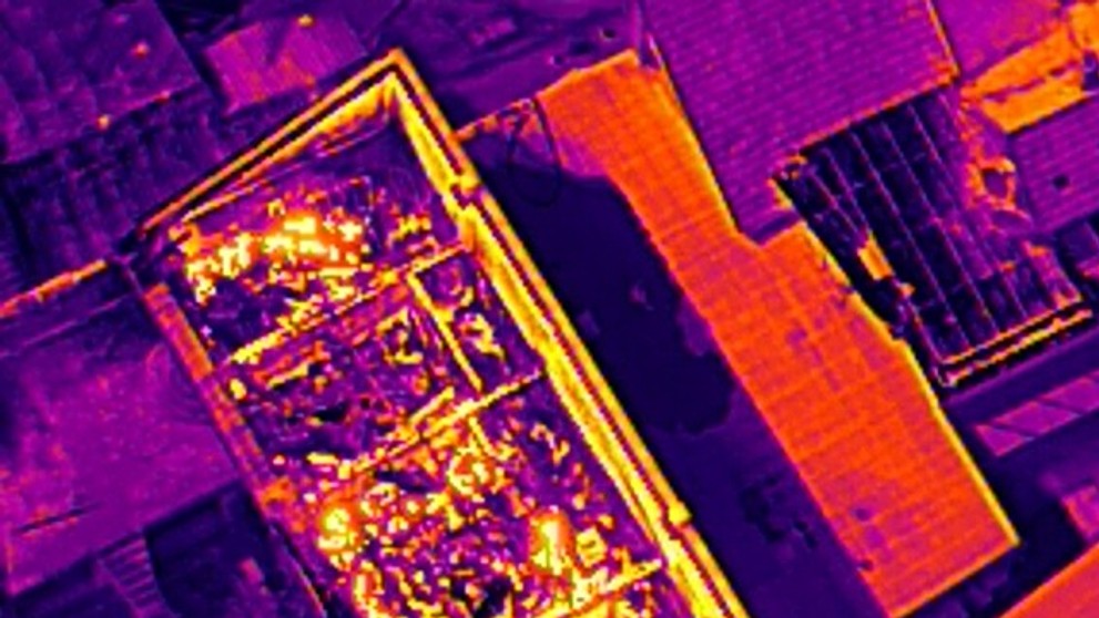 Plamene pohltili štyri domy