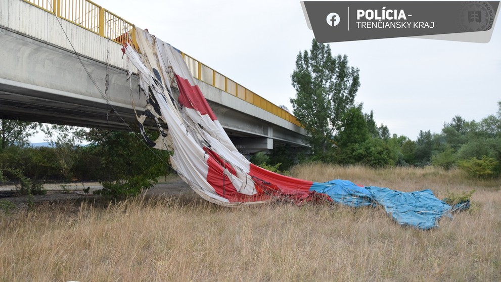 Horel teplovzdušný balón.