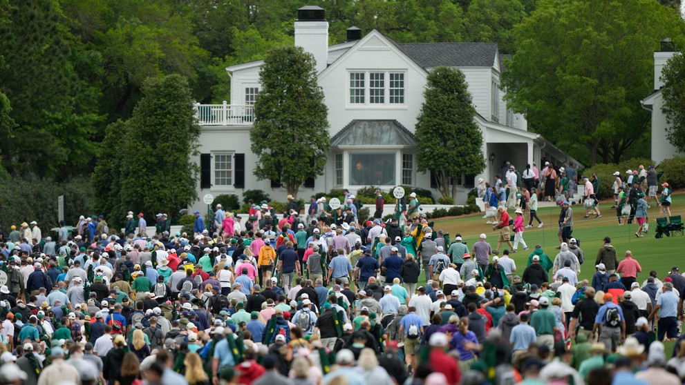 Pád stromov na golfovom turnaji v USA.