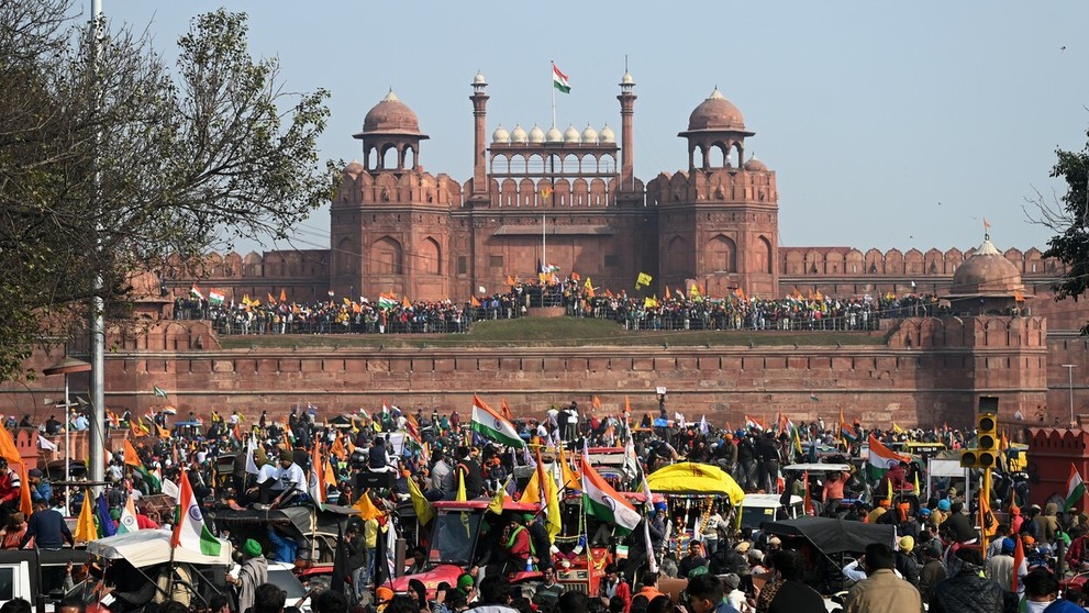 Indickí farmári obsadili Červenú pevnosť v Naí Dillí. Dinesh Joshi.jpg