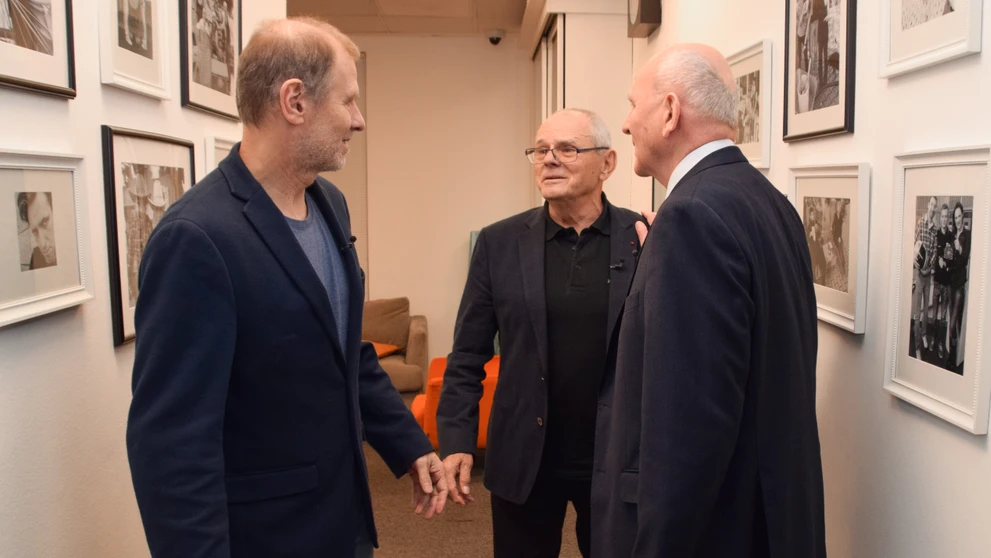 Martin M. Šimečka, František Mikloško a Milan Kňažko v relácii Na telo plus.