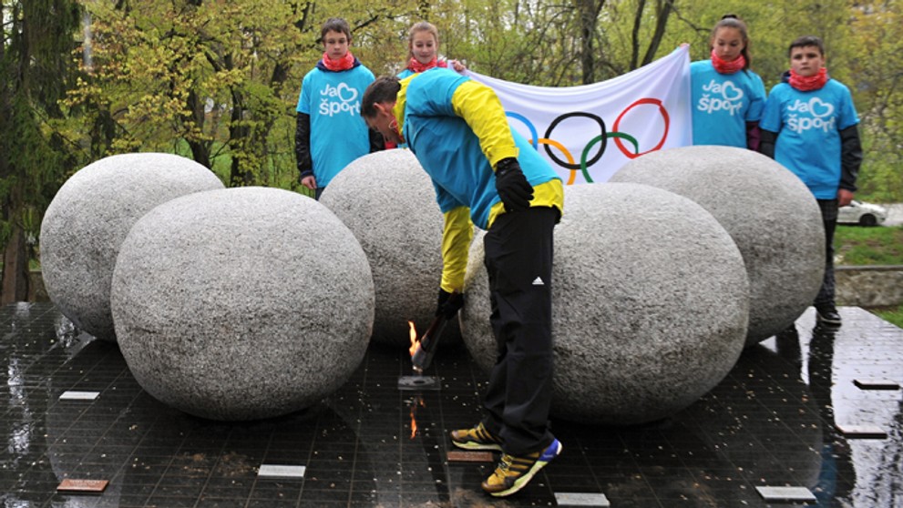 Olympionik Michal Martikán počas slávnostného spustenia Štafety Rio 2016.