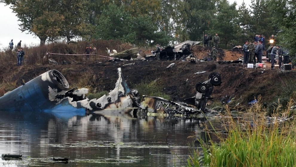 Trosky lietadla v rieke Volga.