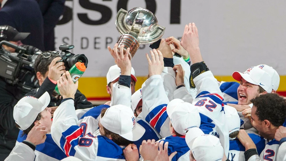 Ameríckí juniori získali trofej pre najlepší tím sveta.