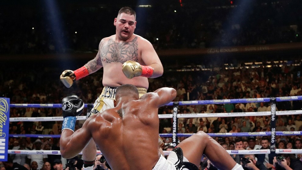 Fanúšička, ktorá vtrhla na trávnik počas finále LM medzi Tottenhamom a Liverpoolom.