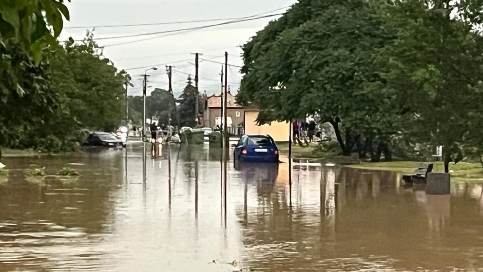 Povodeň v obci Pavlovce.