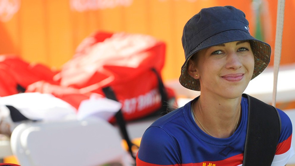 Lukostrelkyňa Alexandra Longová.