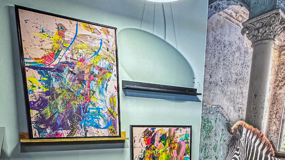 Diela dvojročného chlapca.