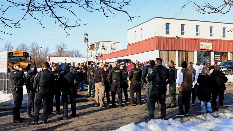 Polícia na mieste streľby.