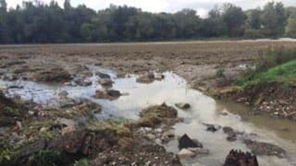 Rozbitá cyklotrasa.