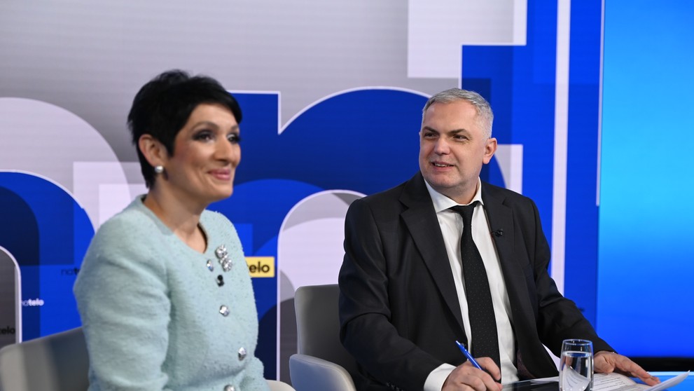 Hosťami relácie Na telo boli Roman Michelko z SNS a Irena Bihariová z PS