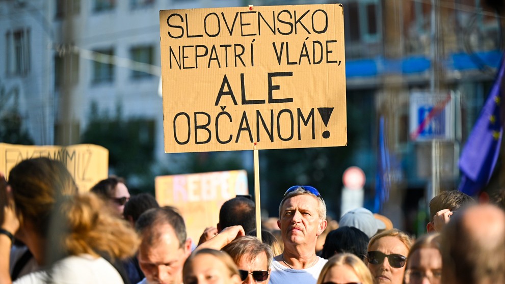 Protest na SNP pre kroky ministerky kultúry a ministra spravodlivosti.