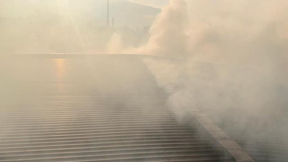 Požiar predajne s nábytkom.