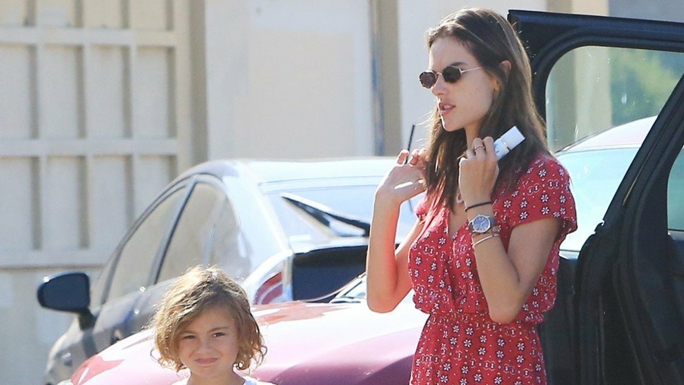 Alessandra Ambrosio ukázala viac, ako chcela. 