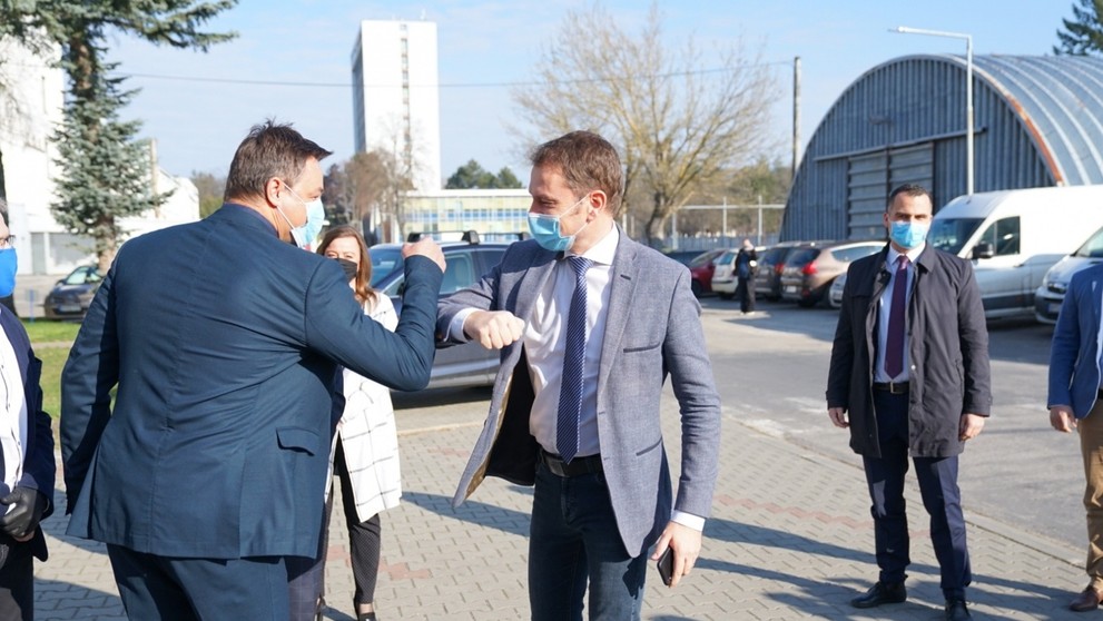 Premiér Igor Matovič prichádza na rokovanie vlády (2. aprila 2020)