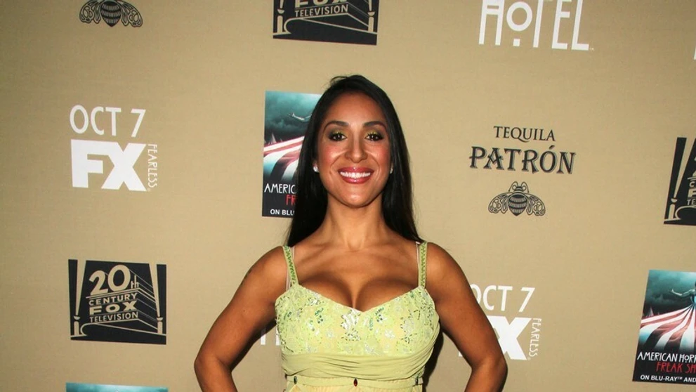Liana Mendoza 