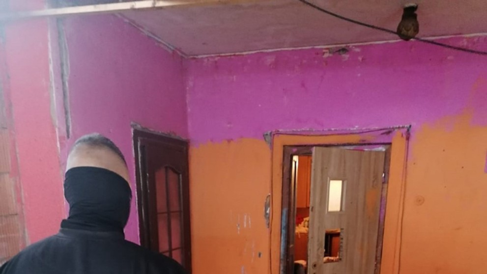 Polícia v obci pri Komárne, kde nútili tínedžerku k sobášu.