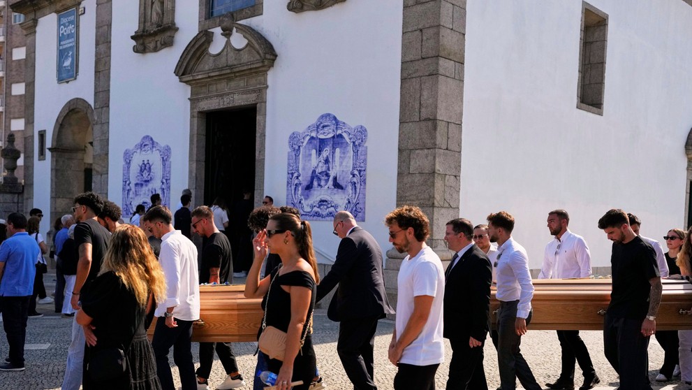 Dioga Jotu a jeho brata pochovali v rodnom meste.