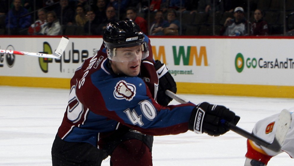 Na archívnej snímke z februára 2009 Marek Svatoš, ktorý obliekal dres Colorado Avalanche.